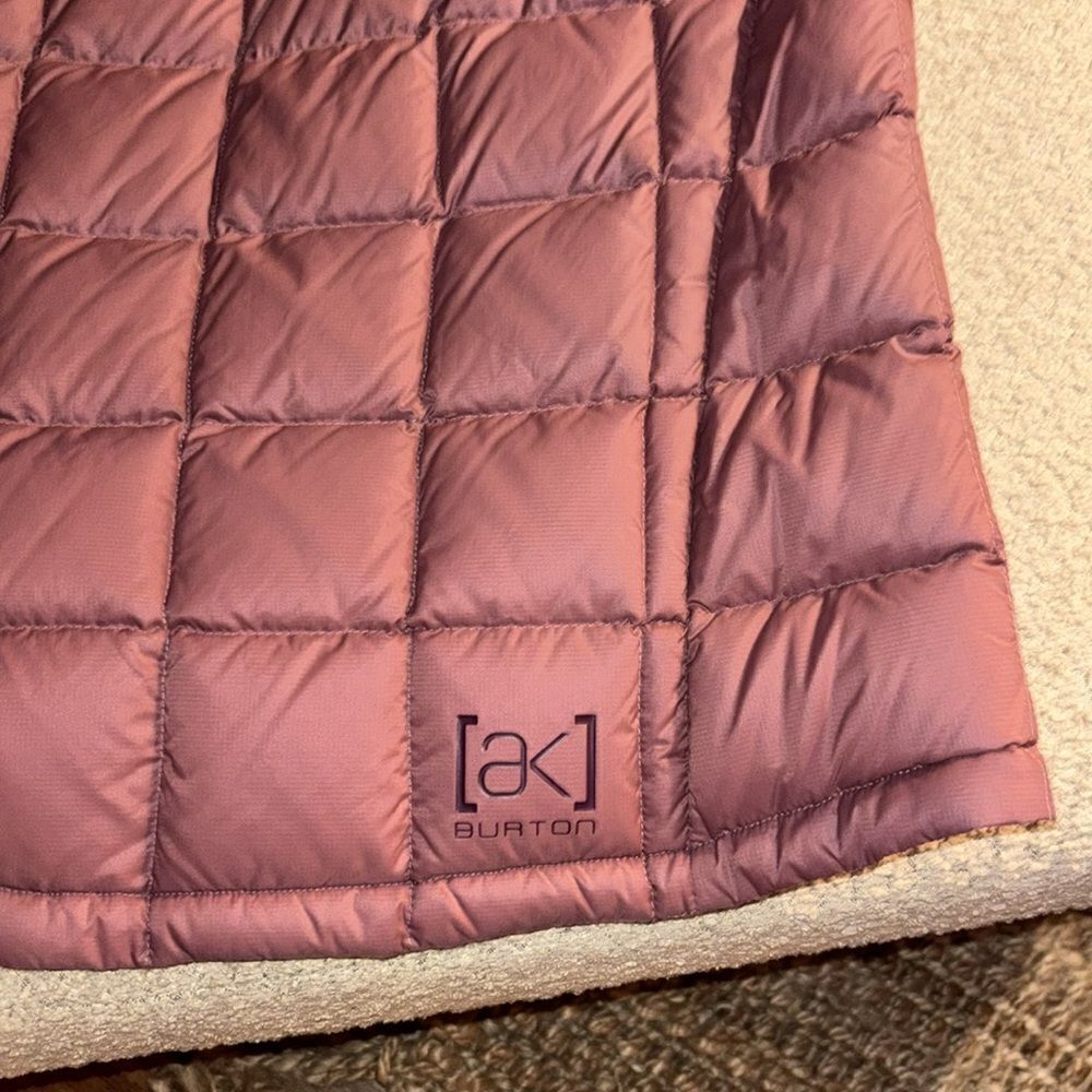 AK Burton Rose Down quilted Vest like new - Picture 14 of 16
